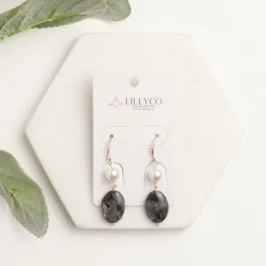 BLACK STONE EARRING**