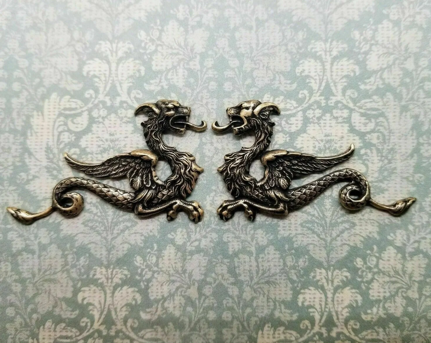 Brass Dragon Stampings x 2 - 8486-8487FFA.