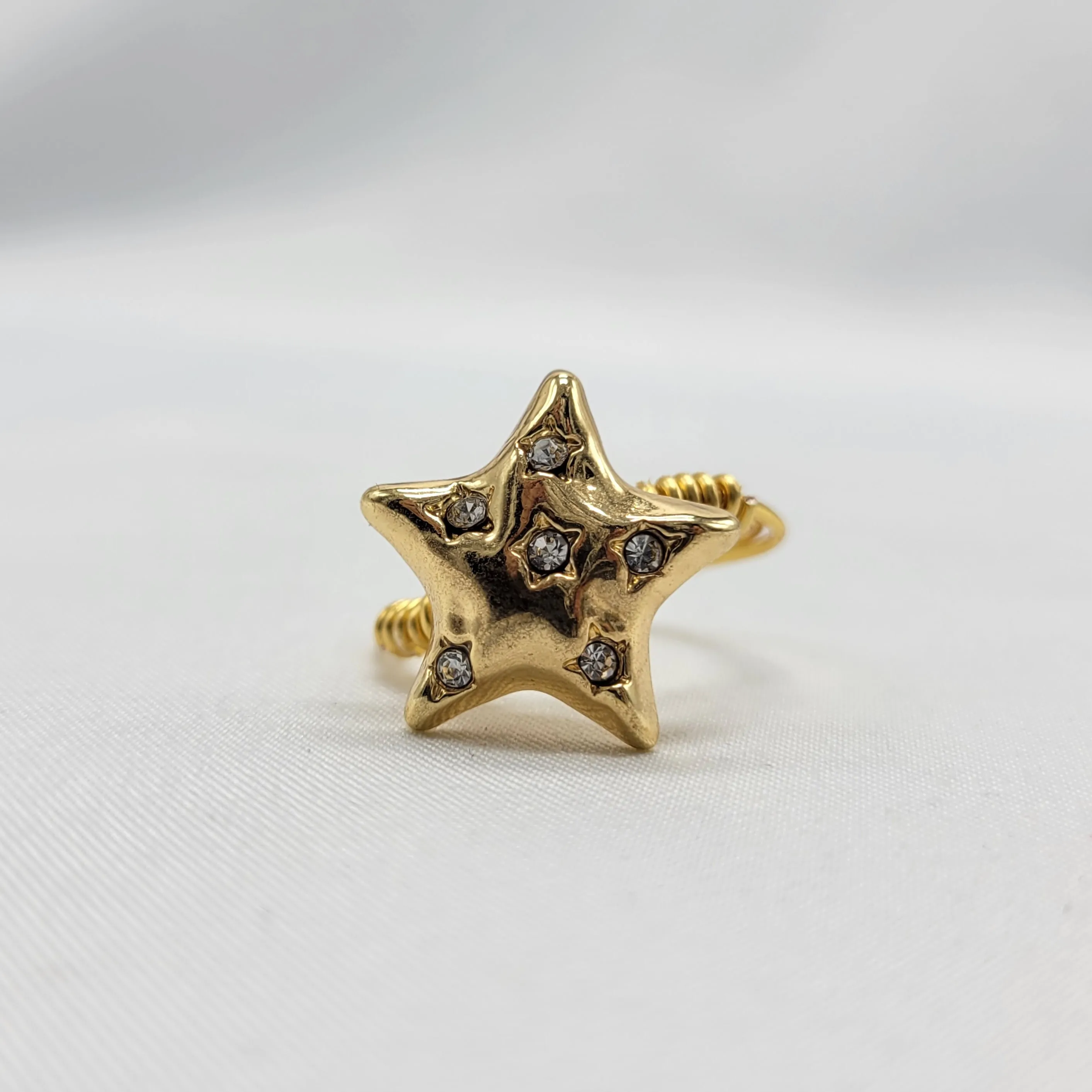 Button Star Ring