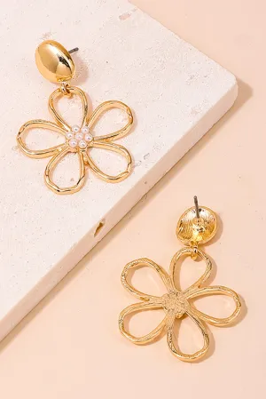 Gold Vintage Cut Out Flower Pearl Decor Stud Earrings