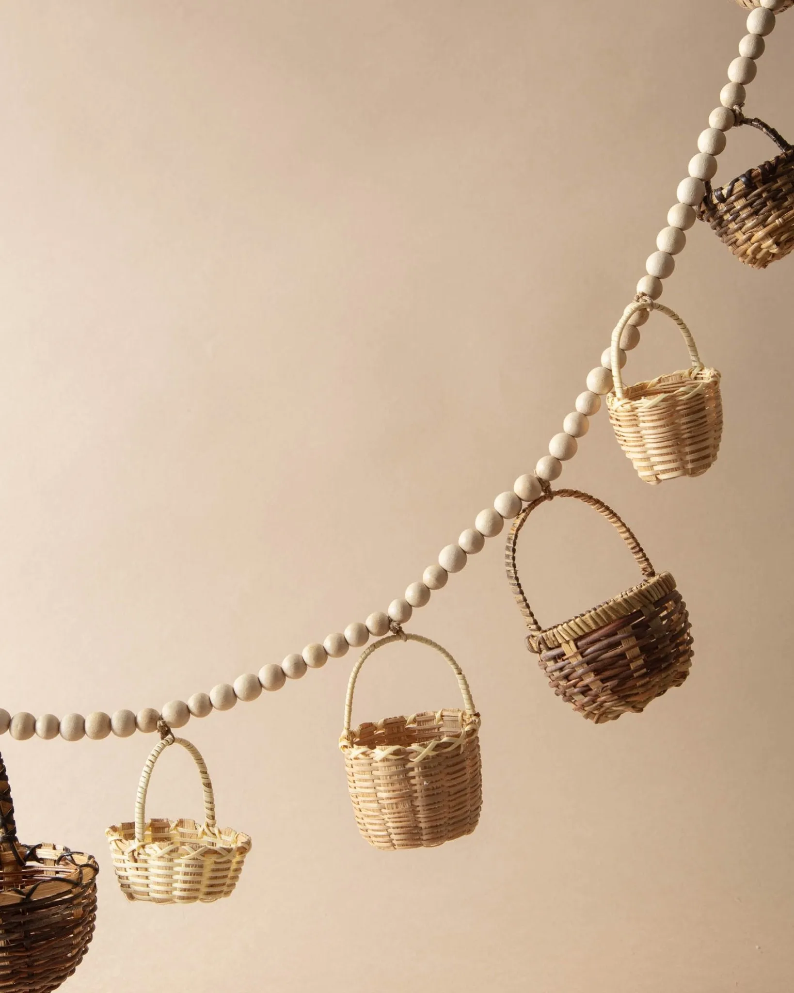 Mini Wicker Basket Beaded Garland