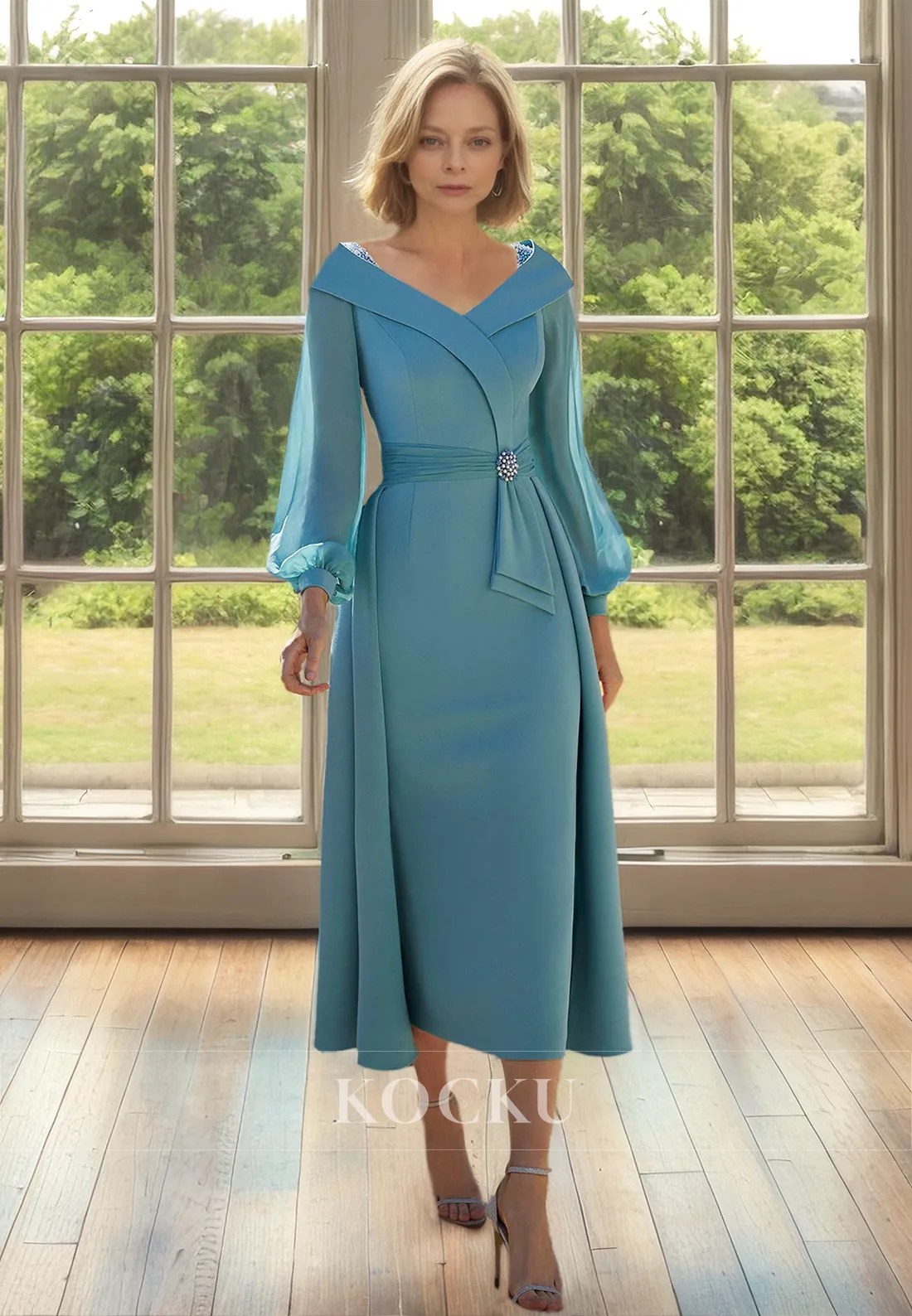 V-Neck Long Sleeves Sheath Pleated Satin Mother of the Bride Dress with Beaded Ccoktail Dress