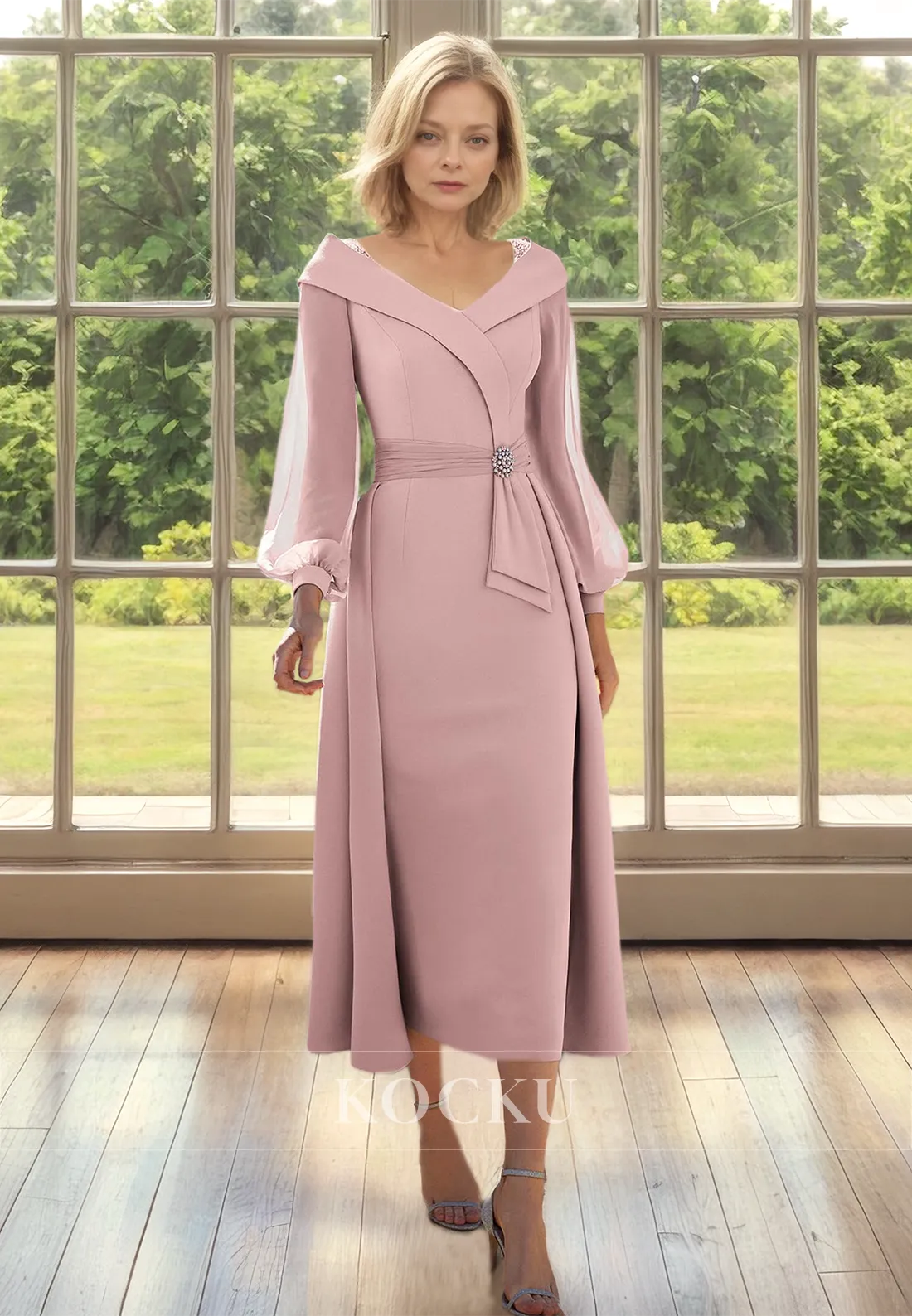 V-Neck Long Sleeves Sheath Pleated Satin Mother of the Bride Dress with Beaded Ccoktail Dress